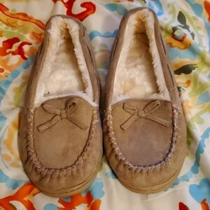 Fur lined rubber bottom slipper size 9-10